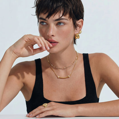 Curved Spark Bar Necklace